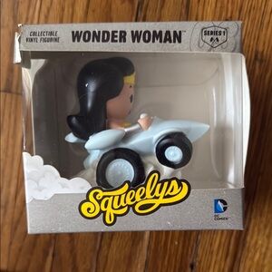 Wonder Woman Collectible Vinyl Figure